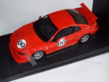 Ford Mustang 1: 18