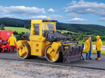 H0 Nutzfahrzeuge BS BOMAG Walze mit Splittstreuer BS 180, etc.........................................................