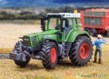 H0 Nutzfahrzeuge LKW BS Traktor Fendt Vario Favorit 926, L=6,4x 3x 3,7cm, etc..............................................................