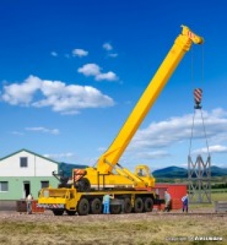 H0 Nutzfahrzeuge BS Liebherr 1120 Teleskopkran mit Gitterspritze, etc.....................................................................