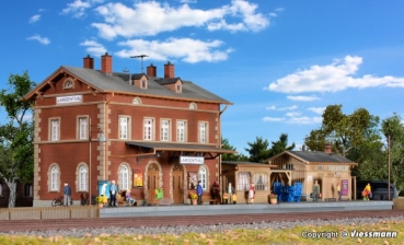 H0 Bahngebäude BS Bahnhof Langenthal mit Nebengebäude, L=43x 14x15cm, etc...........................................................