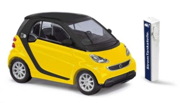 H0 D Smart Fortwo Coupe Electric drive Gelb, E- Zapfsäule, etc.............................................................................................