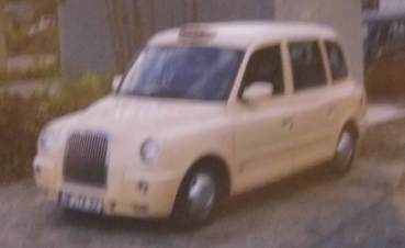 H0 GB PKW LTI TX4 2A Taxi beige