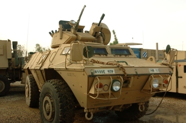 H0 mili USA BS Fahrzeug M1117 Guardian, Truppentransporter, etc..................................................................................................