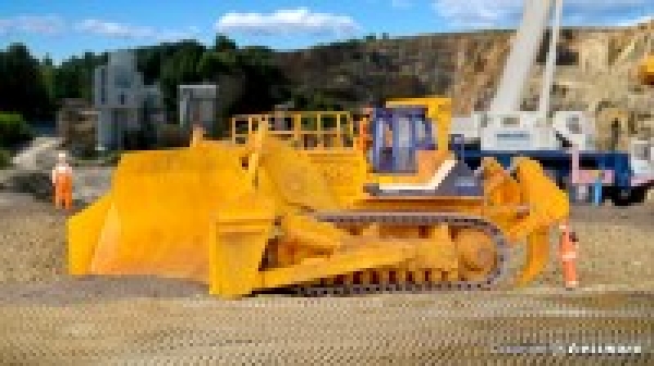 H0 Nutzfahrzeuge LKW BS Baufahrzeug Komatsu Planierraupe D 575 A -2, L=15x 7,9x 5,6cm, etc.......................................