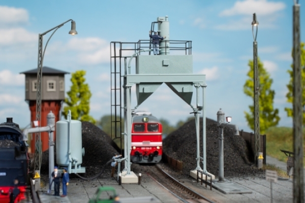 H0 Bahngebäude Besandungsanlage für alle Traktionsarten, etc.........