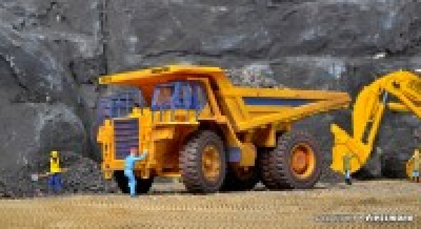 H0 Nutzfahrzeuge LKW BS Komatsu Muldenkipper HD 785, L=12x6,5x 5,8- 11,5cm, etc.............................................