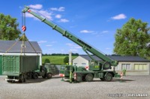 H0 mili Einsatzfahrzeuge BS D BW Bundeswehr Liebherr Mobilkran LTM 1050/3, L=14x 3,5x 4,5cm, Ausgefahren L= 12x 7,5x 43cm, etc...................................................