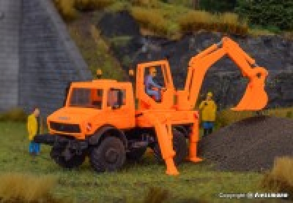 H0 Einsatzfahrzeug BS MB UNIMOG mit Aufbaubagger, L=7x 3,2x 3,7cm, etc...............................................................................