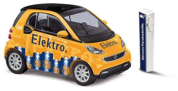 H0 D PKW Smart Fortwo 2012 Elektro mit Zapfsäule, etc....